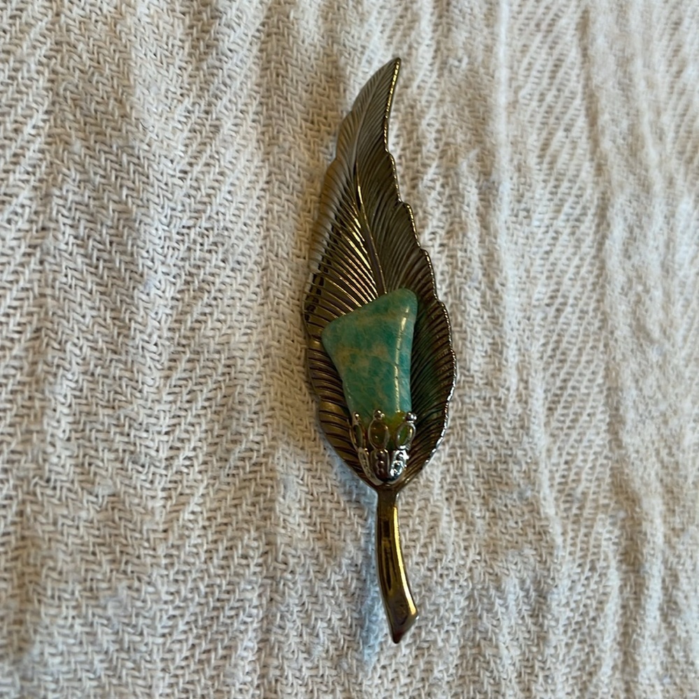 Feather brooch - Picture 2 of 3